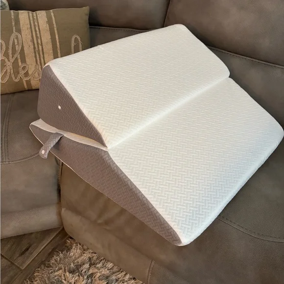 Satie Wedge Pillow - Versatile Gray Comfort with adjustable design. Never used. - Picture 2 of 4